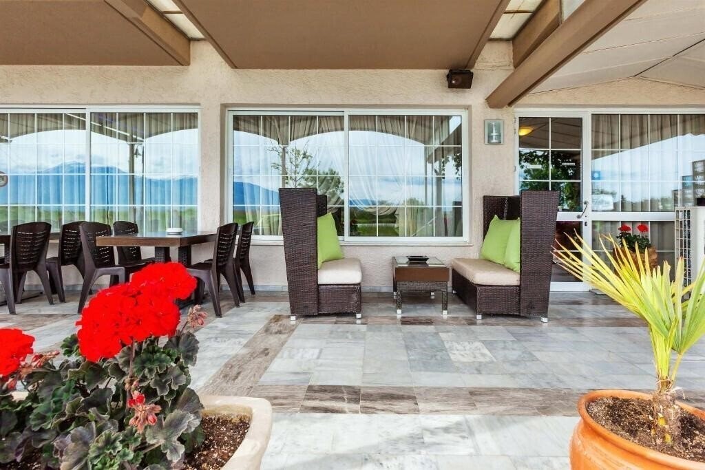 Территория Amfion Hotel (ex. Xenios Amfion) 3*