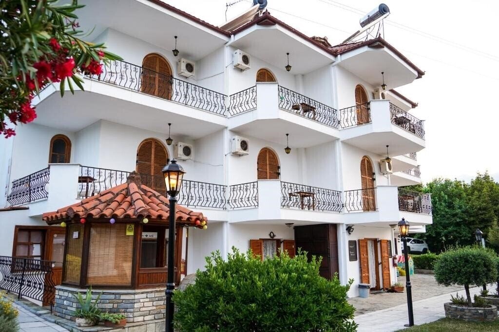 Территория Irida Hotel 3*