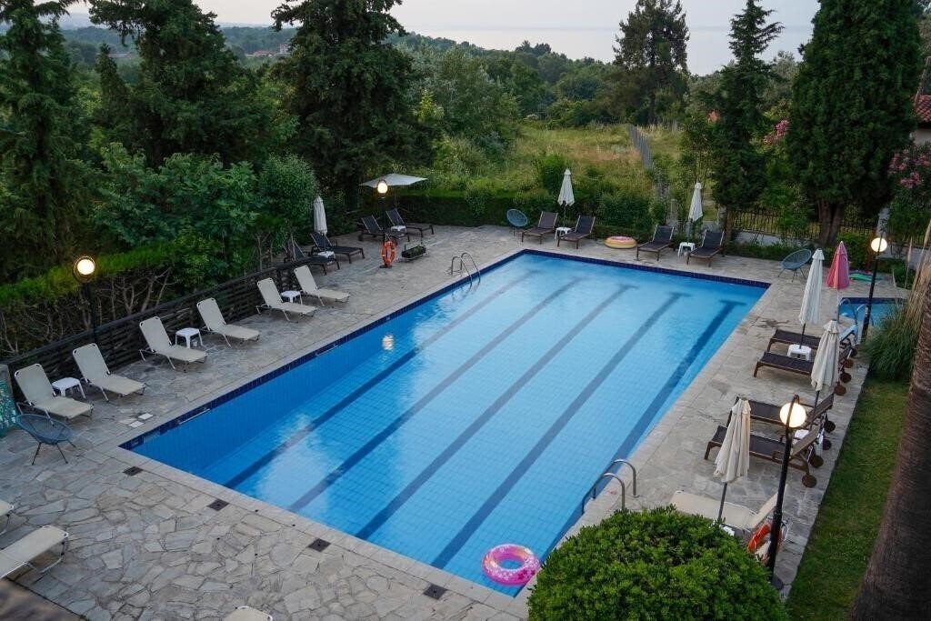 Панорама Irida Hotel 3*