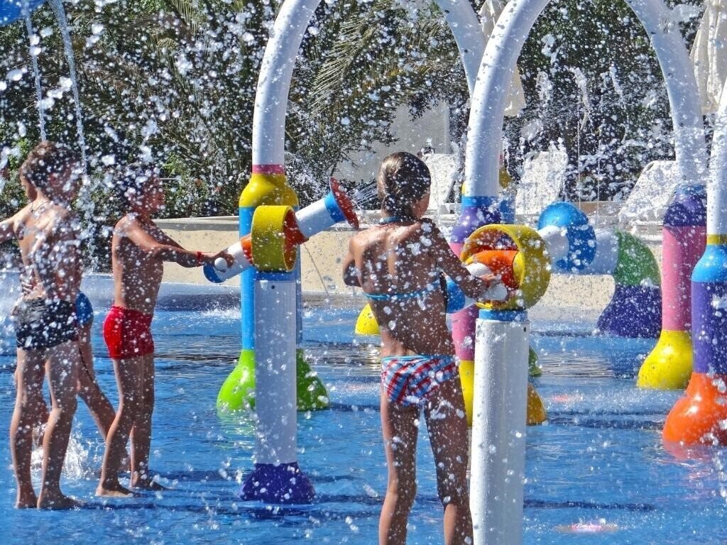 Территория Cronwell Platamon Resort 5*