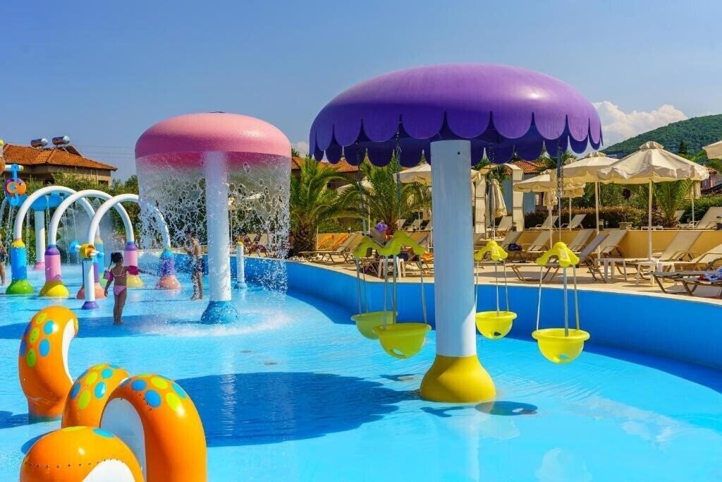 Апартаменты Cronwell Platamon Resort 5*