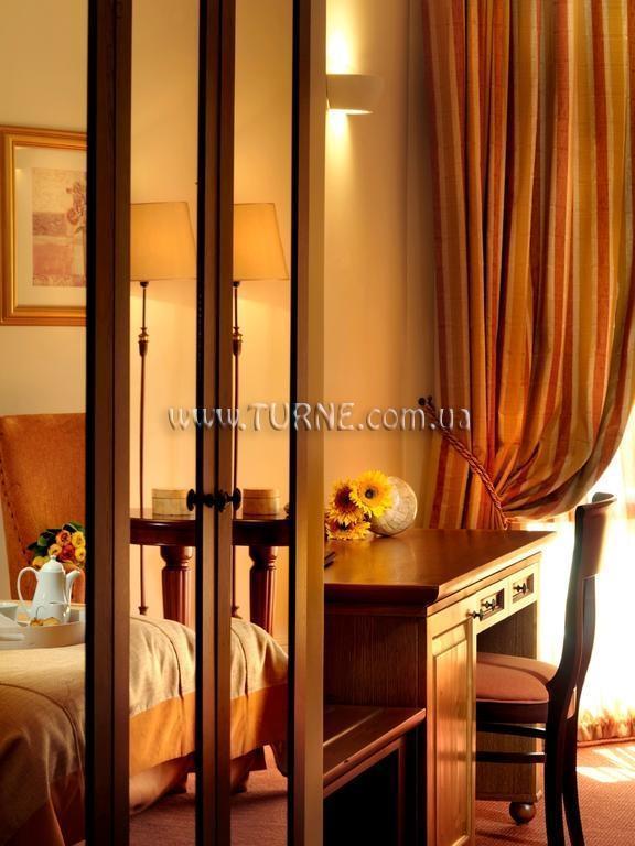 Вид Domotel Xenia Portaria 4*