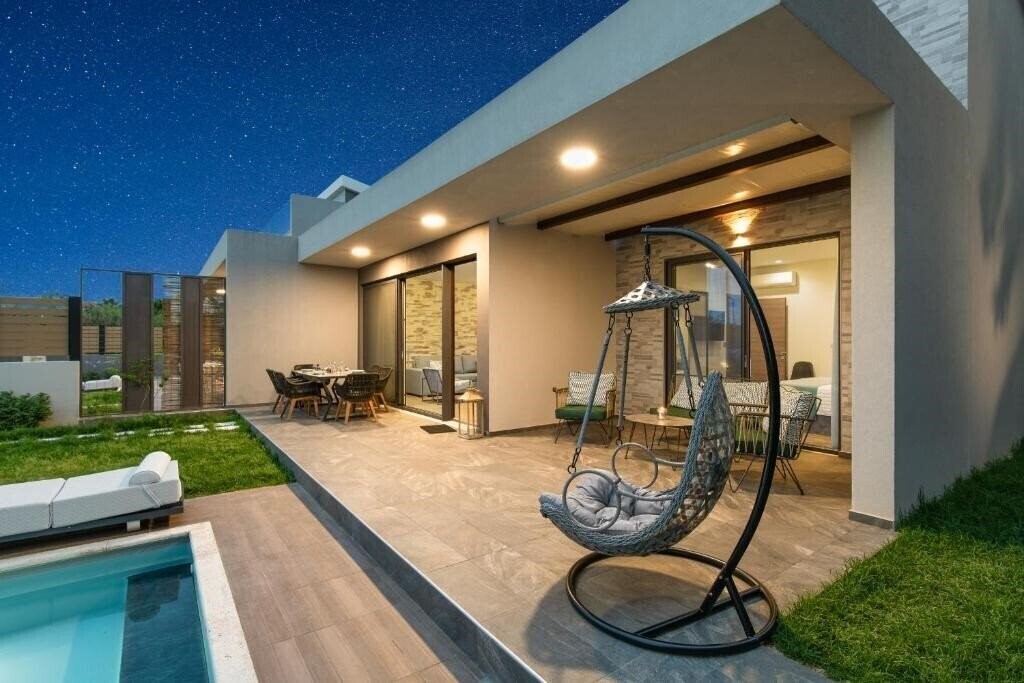 Вид Yasmyr Villas вилла