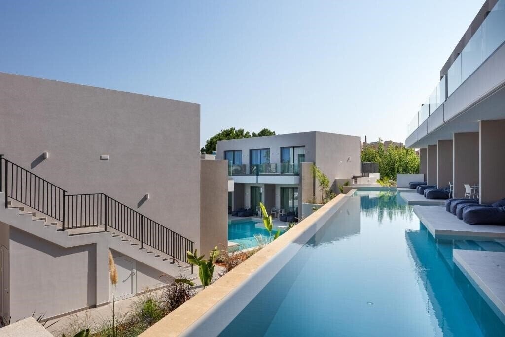 Вид Phos Hotel 4*