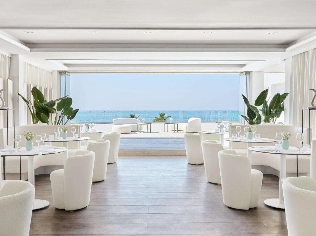 Территория Grecotel Lux Me White Palace 5*
