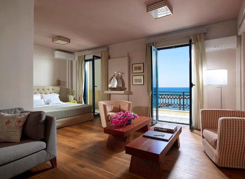 Готель Marelina Villas 3*