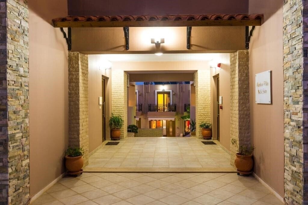 Апартаменты Pantheon Villas & Suites 4*