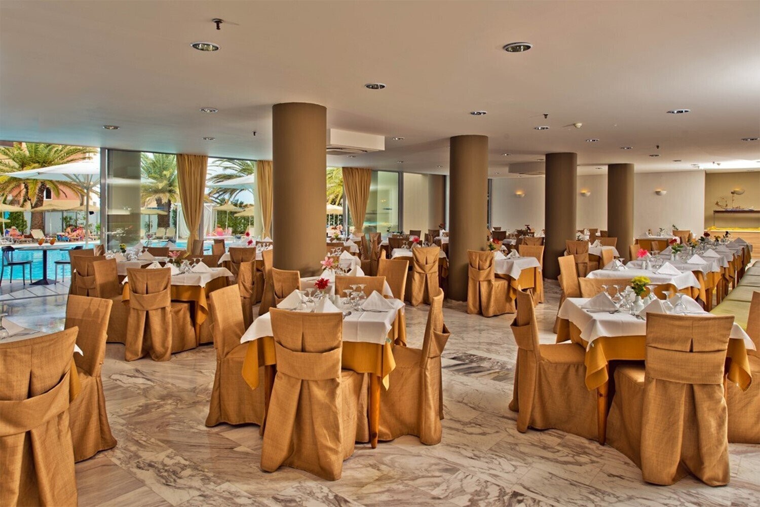 Территория Minos 4*