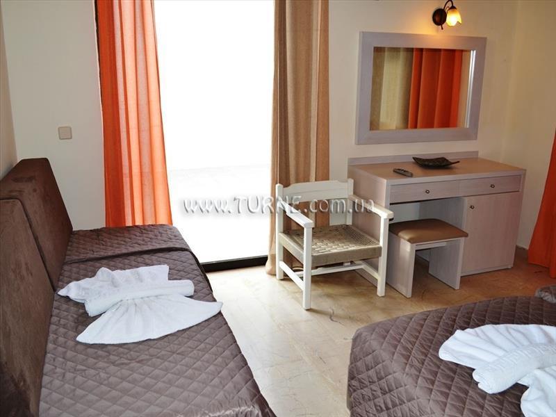 Территория Amnissos Hotel 3*