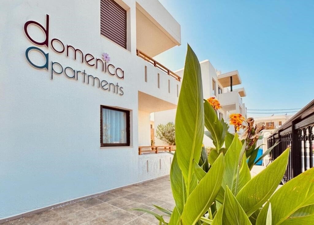 Готель Domenica Apartments 2*