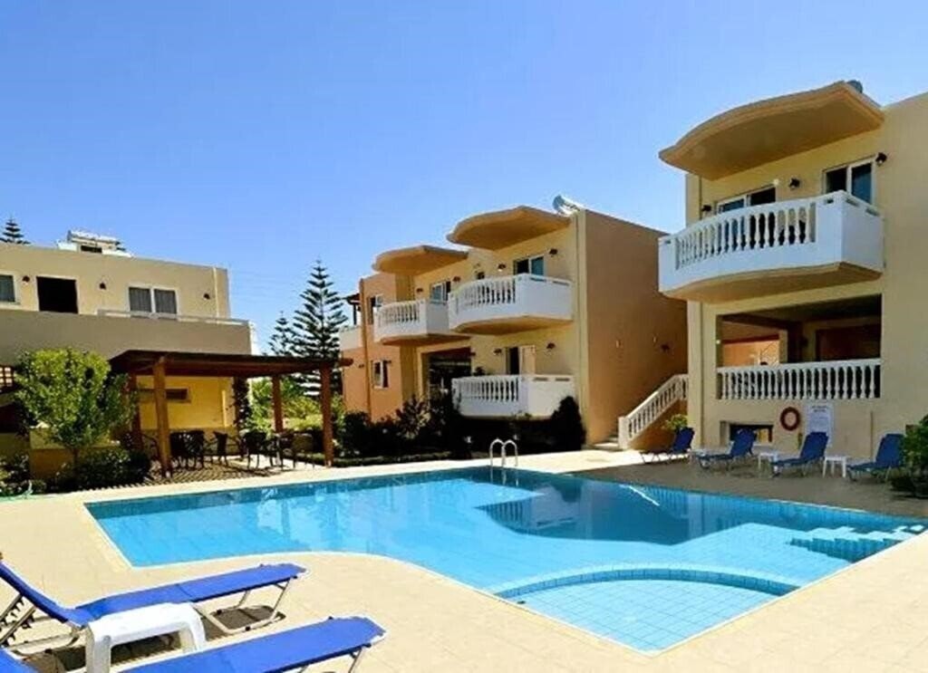 Отель Golden Rose Suites 3*