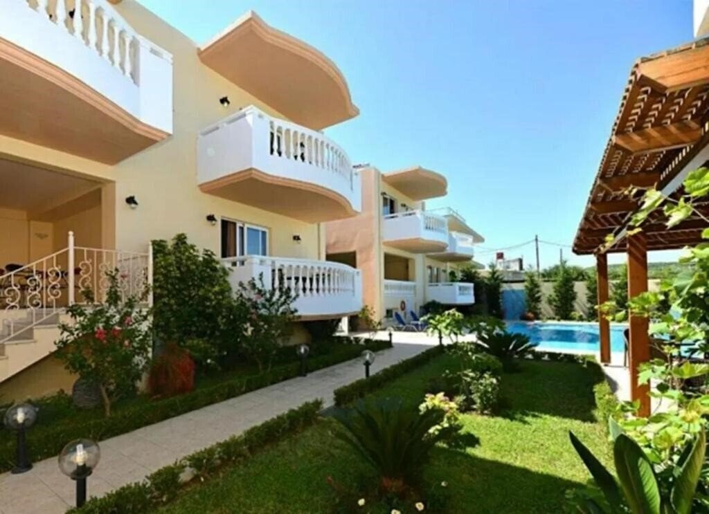 Фото Golden Rose Suites 3*