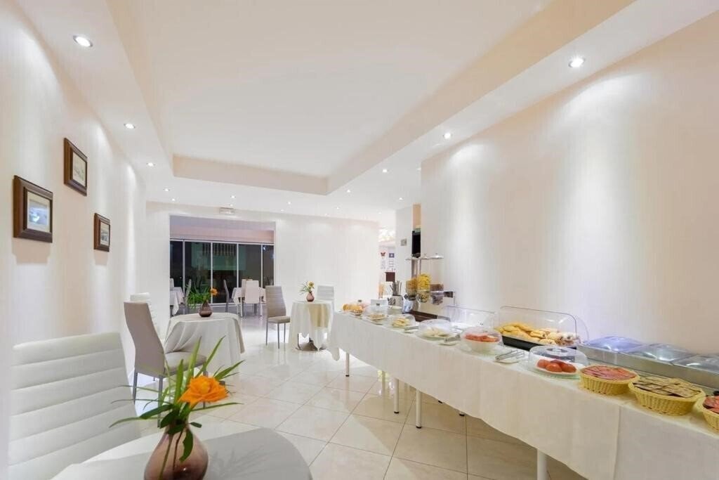 Фотография Golden Rose Suites 3*