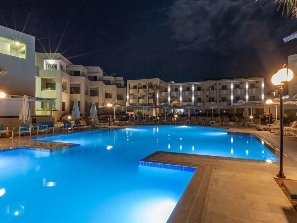 Територія Harmony Rethymno Beach Hotel 4*