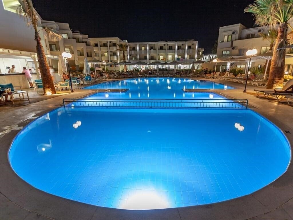 Апартаменти Harmony Rethymno Beach Hotel 4*