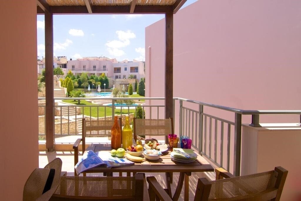 Территория Loutra Resort 4*