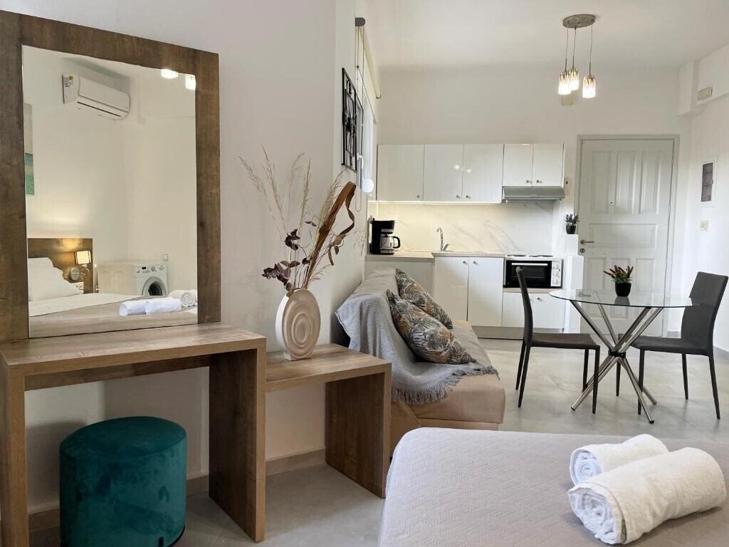 Апартаменти Sunset Loft Suite & Studios (ex. Sunset Apartments) 4*