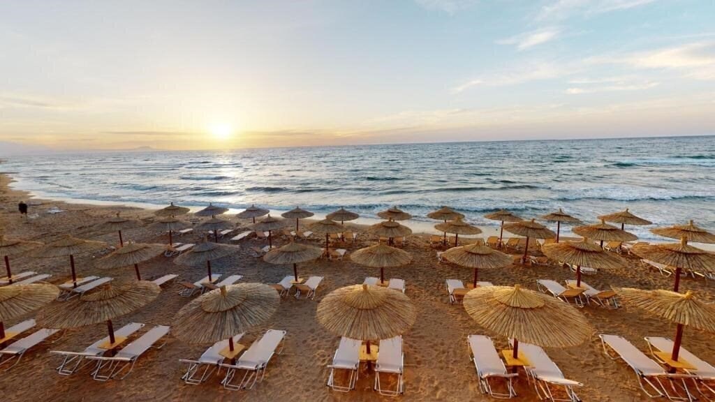 Территория Dedalos Beach Hotel 3*