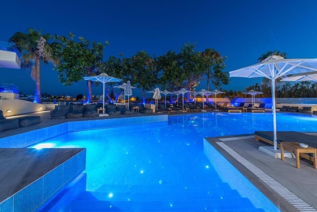 Территория CHC Imperial Palace 4*