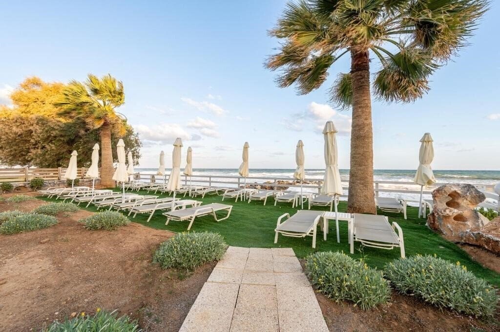 Территория Harmony Rethymno Beach Hotel 4*