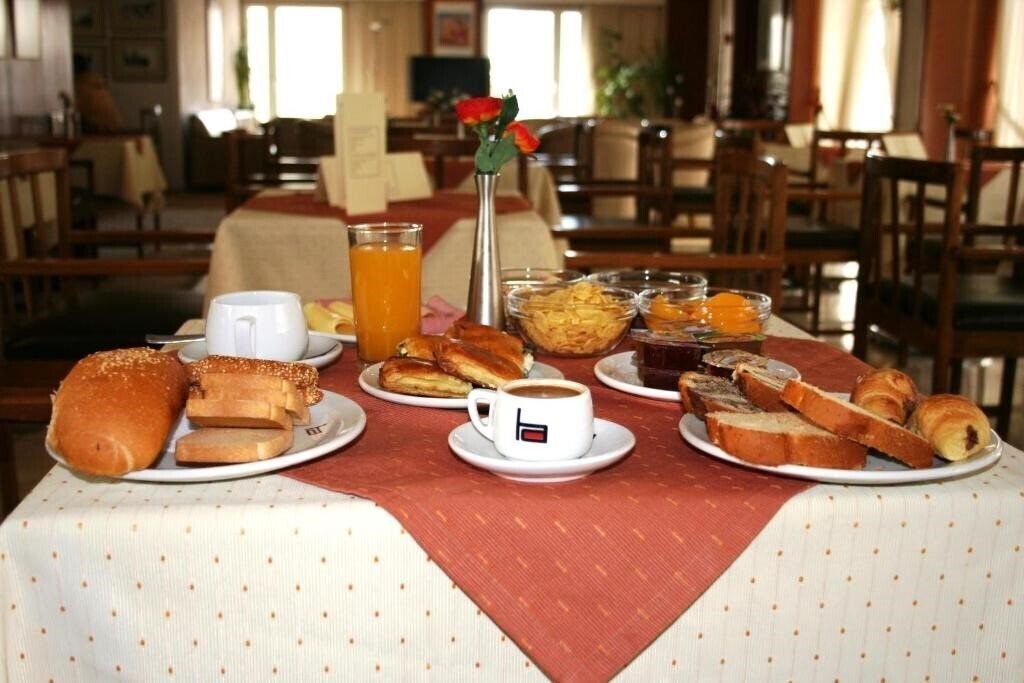 Панорама Amalia Hotel 3*