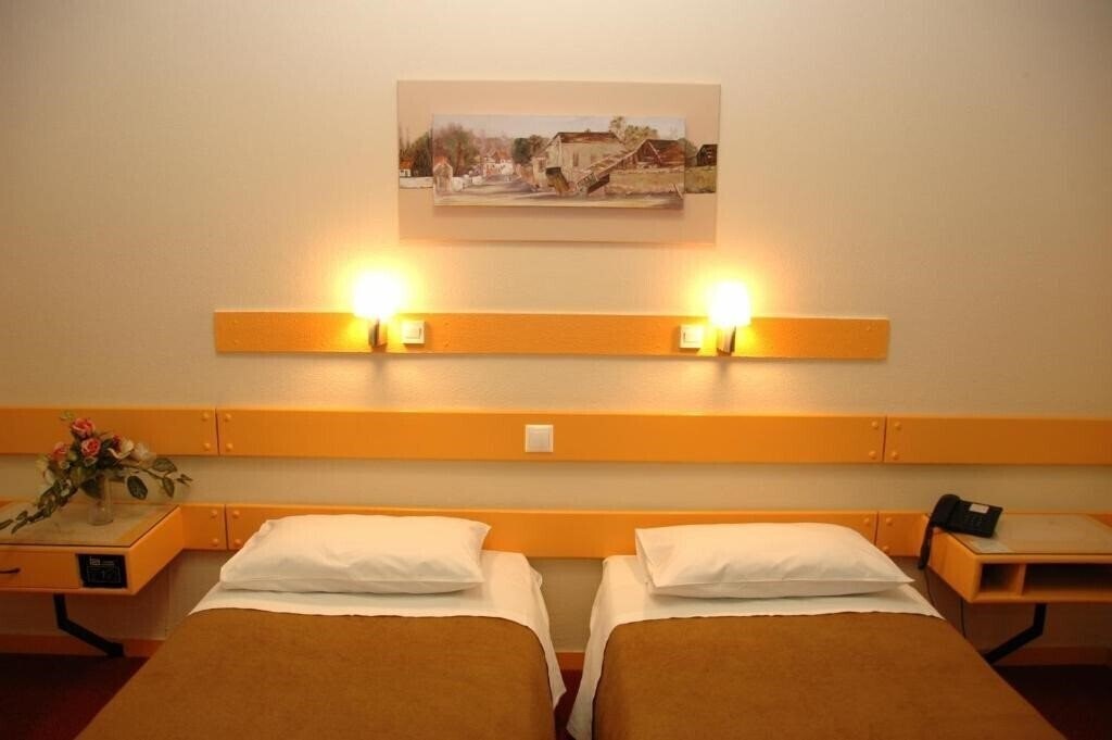 Апартаменти Amalia Hotel 3*