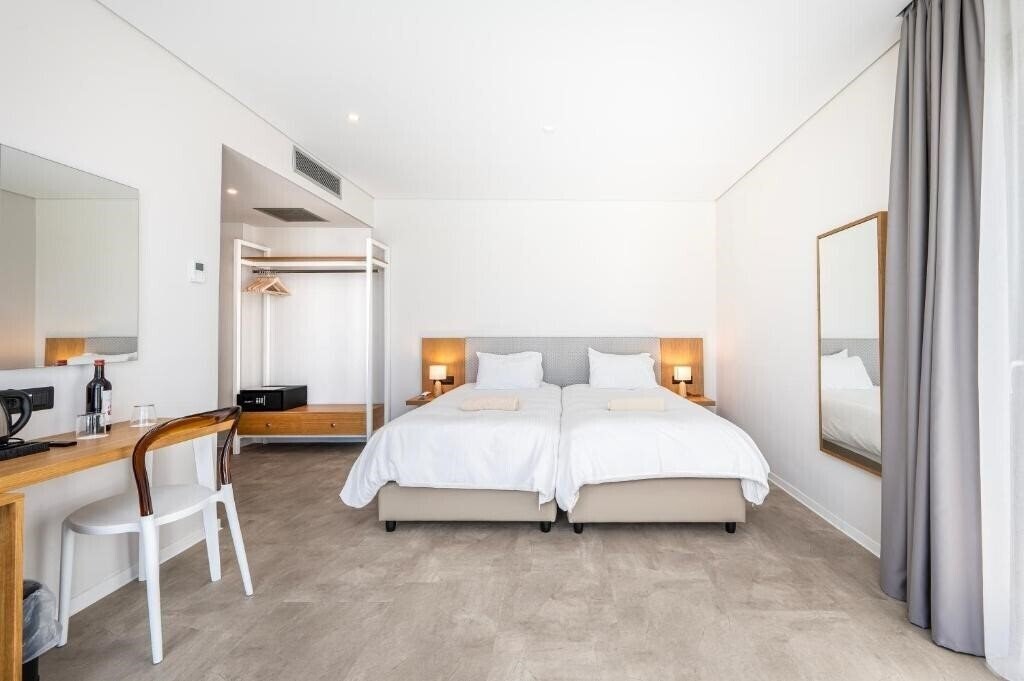 Апартаменты Athina Palace 4*