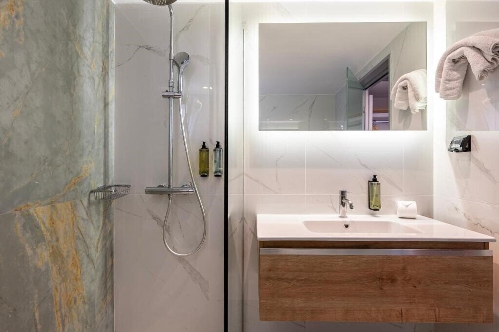 Панорама Athina Palace 4*