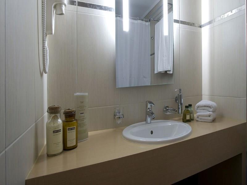 Вид Astoria Hotel 3*