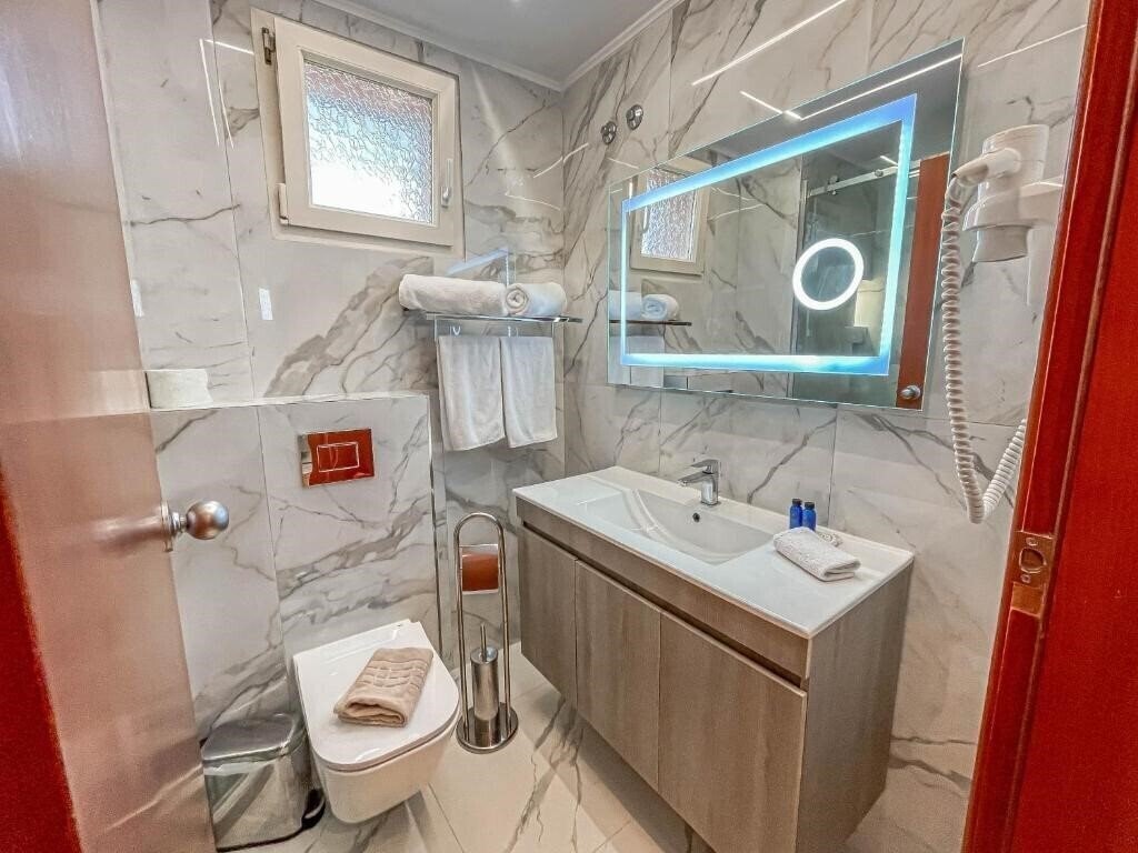 Территория Ambassador Hotel 3*