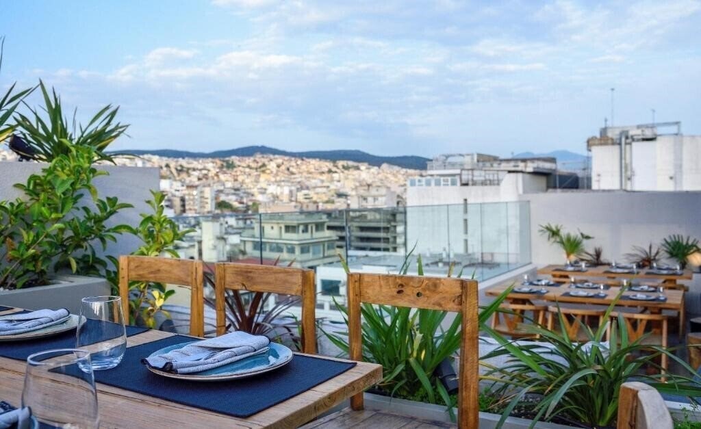 Готель Onoma Hotel 5*