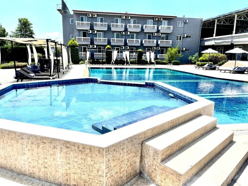 Отель Kornilios Palace Thessaloniki 4*