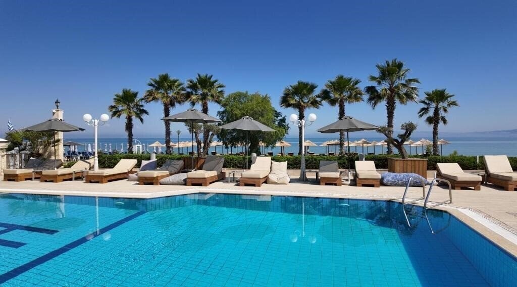 Отель Eona Beach Resort by Greek Pride 5*