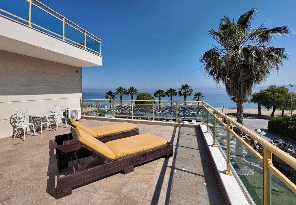 Вид Eona Beach Resort by Greek Pride 5*