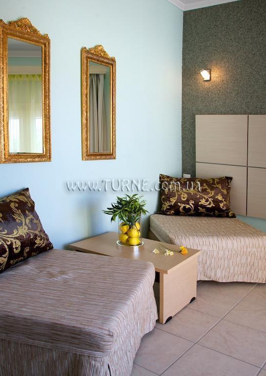 Территория Kaplanis House апартаменты