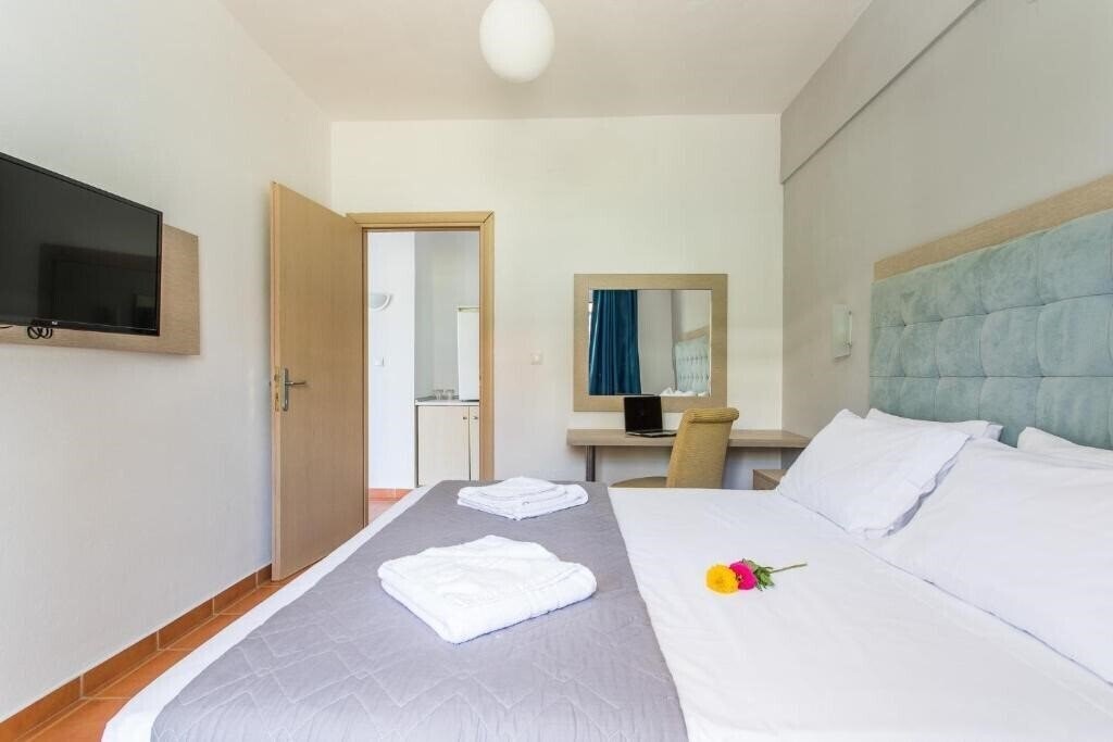 Апартаменты Coral Blue Beach Hotel 3*