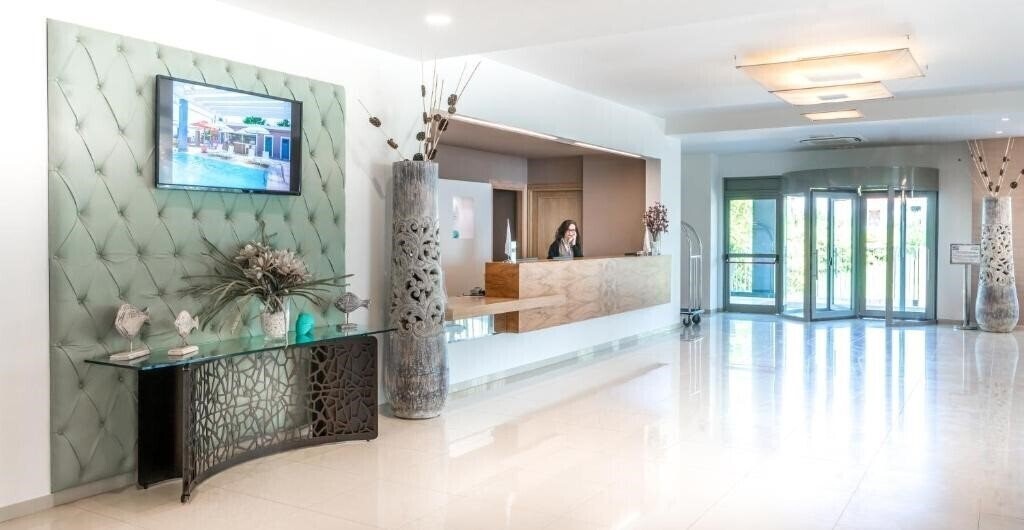 Вид Elinotel Sermilia Resort (ex. Bomo Sermilia Cronwell Resort, Cronwell Sermilia Resort) 5*