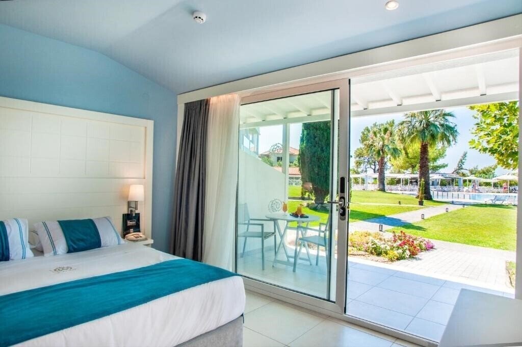 Апартаменты Acrotel Lilyann Boutique Hotel 3*