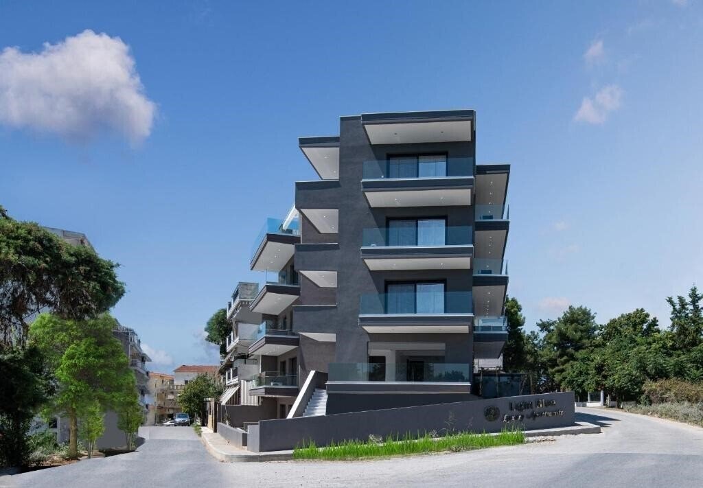 Вид Light Blue Luxury Apartments 3*