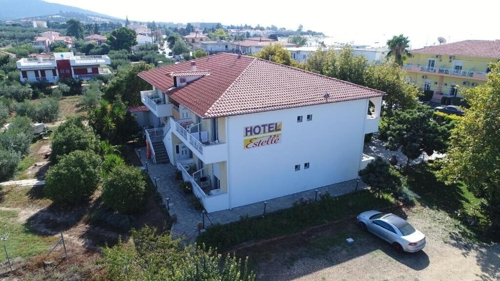 Территория Estelle Hotel 2*