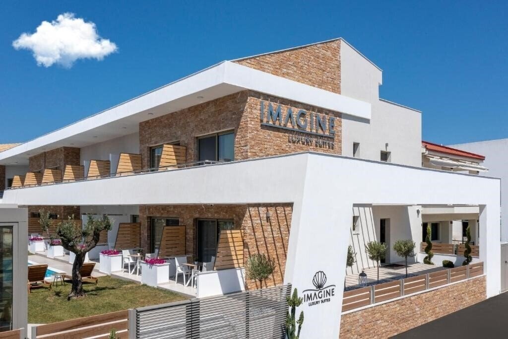 Апартаменти Imagine Luxury Suites 5*