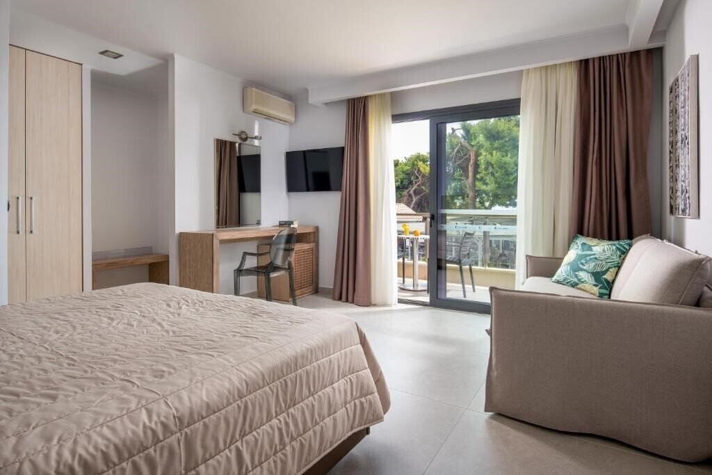 Апартаменты Lagomandra Beach Hotel 4*