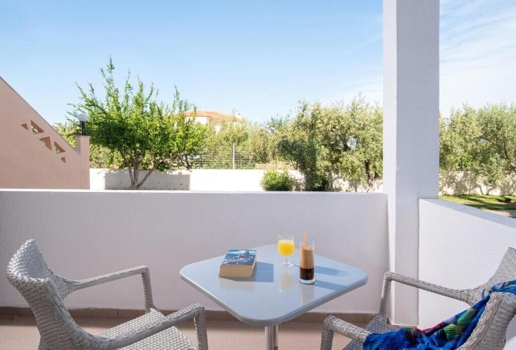 Территория Stefani Hotel 3*