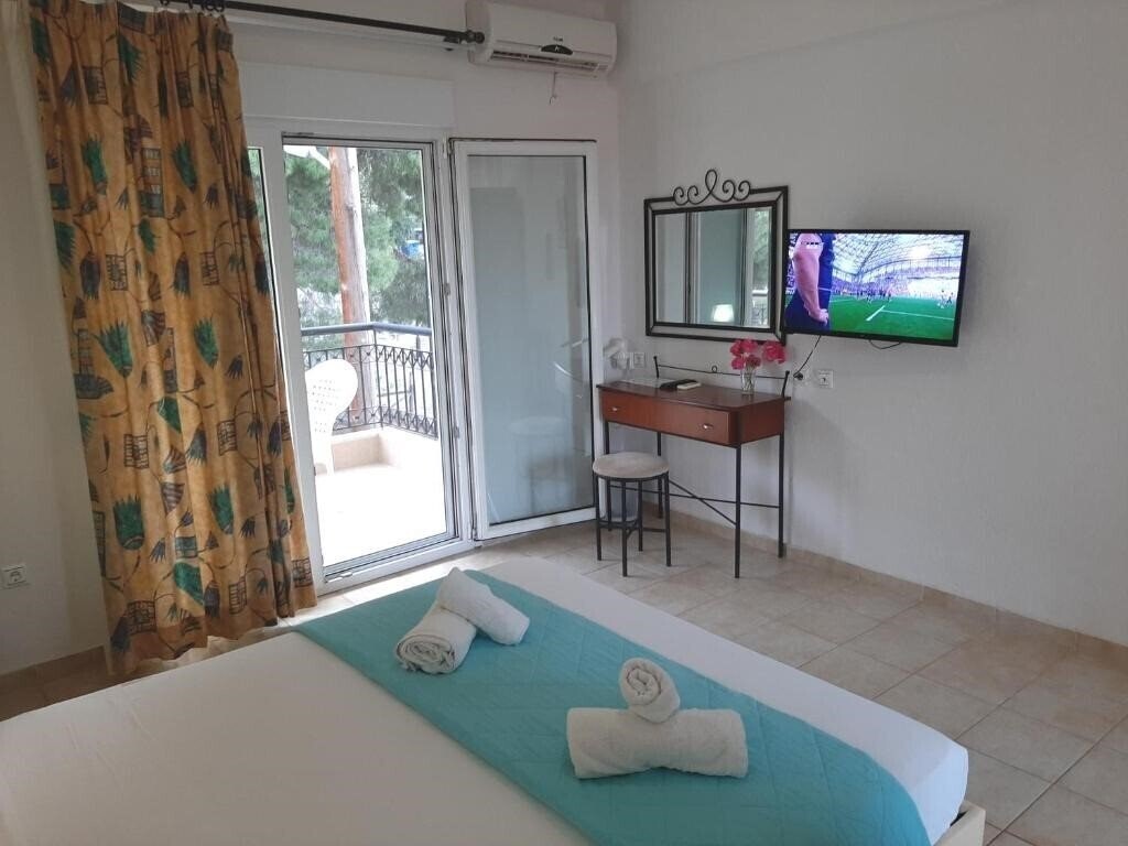 Панорама Loxandra Studios 3*