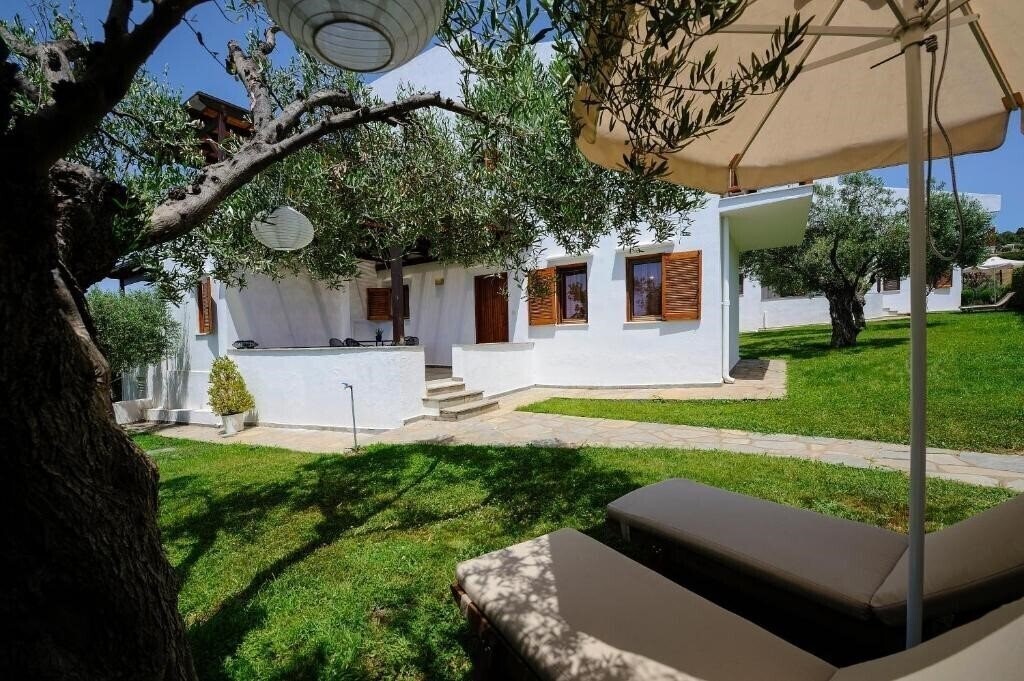 Апартаменти Trikorfo Beach 3*