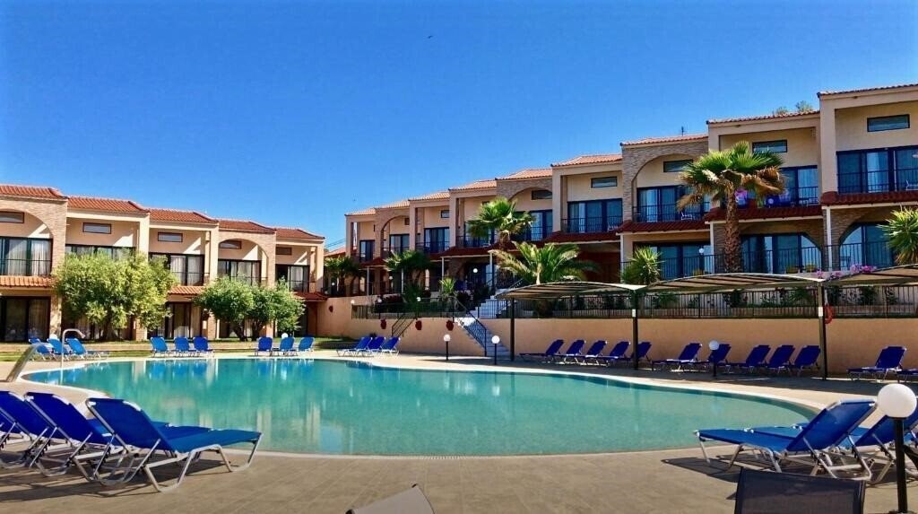 Панорама Village Mare 4*