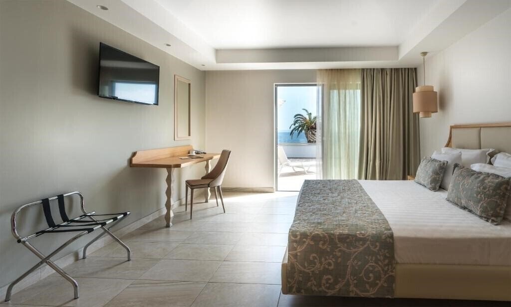 Панорама Elinotel Sermilia Resort 5*