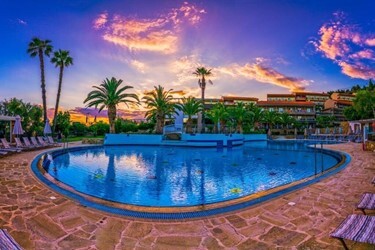 Отель Mallas Hotel 3*