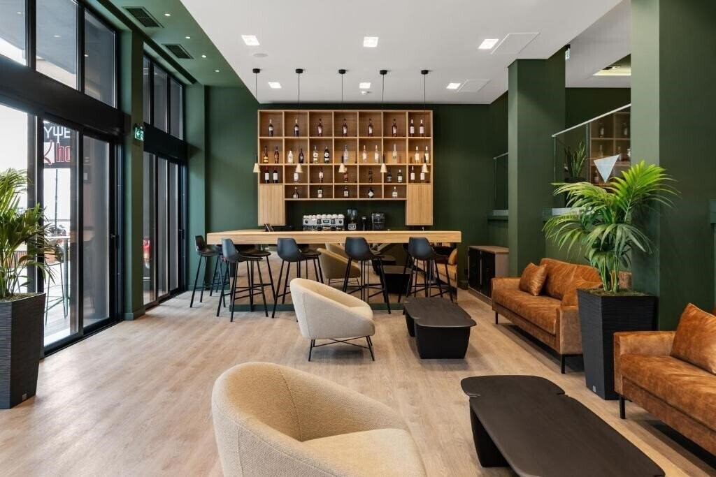 Апартаменти Azur Volos 4*