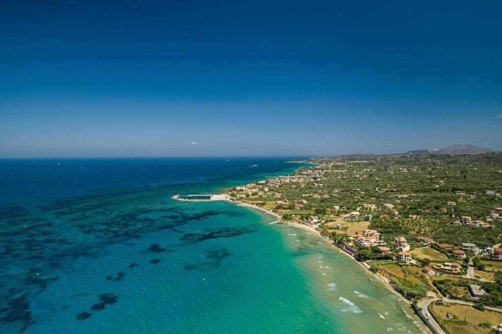 Вид Achillion Apartments & Studios 3*